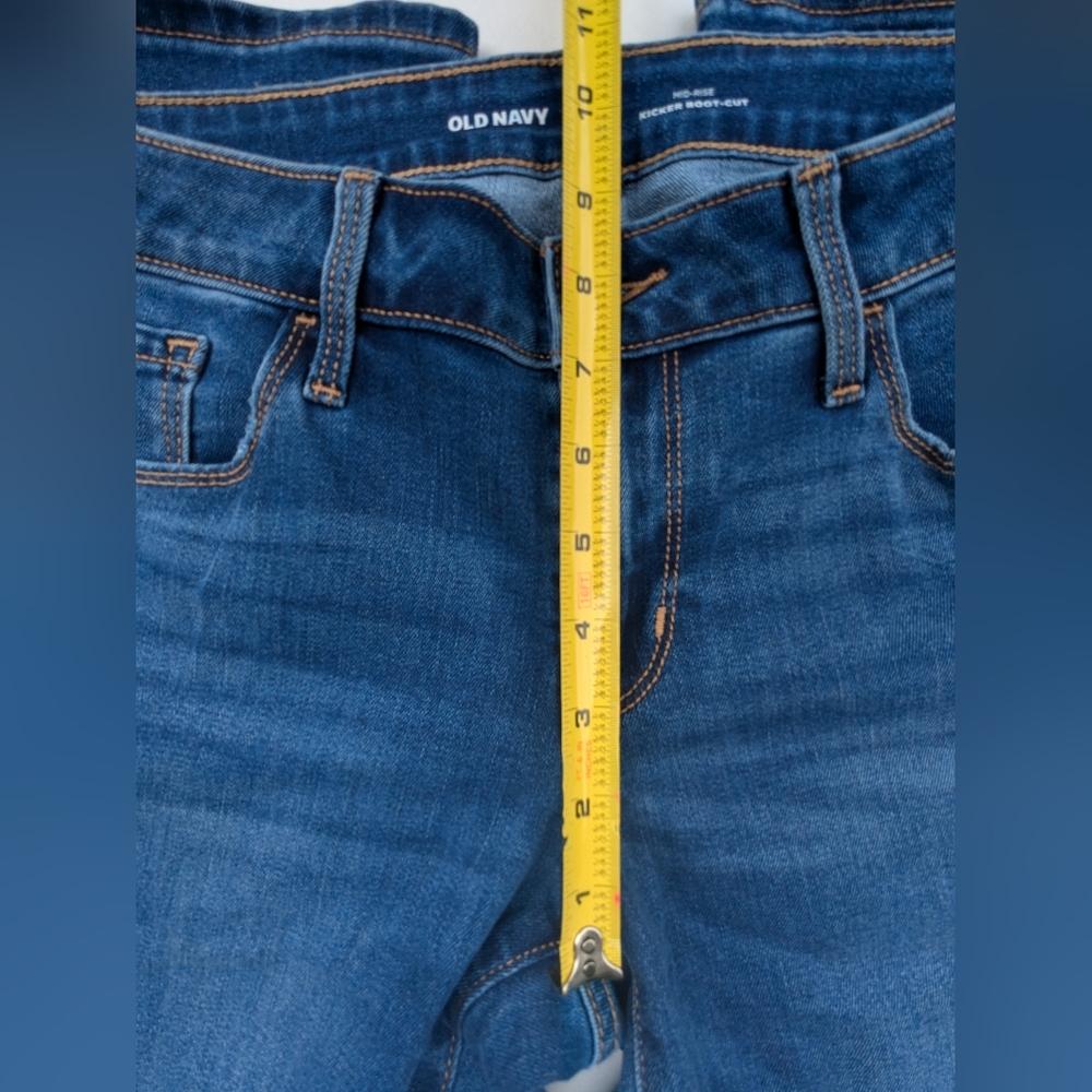 Old Navy Mid Rise Kicker Bootcut 2 Pair Medium & Dark Wash Jeans Size 6 Petite - Picture 11 of 16